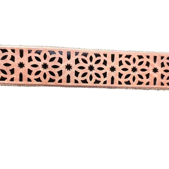 Genuine Leather Floral Cutout Belt Sz M Boho Chic Raw Edge 90s Vintage Inspired - Picture 12 of 13